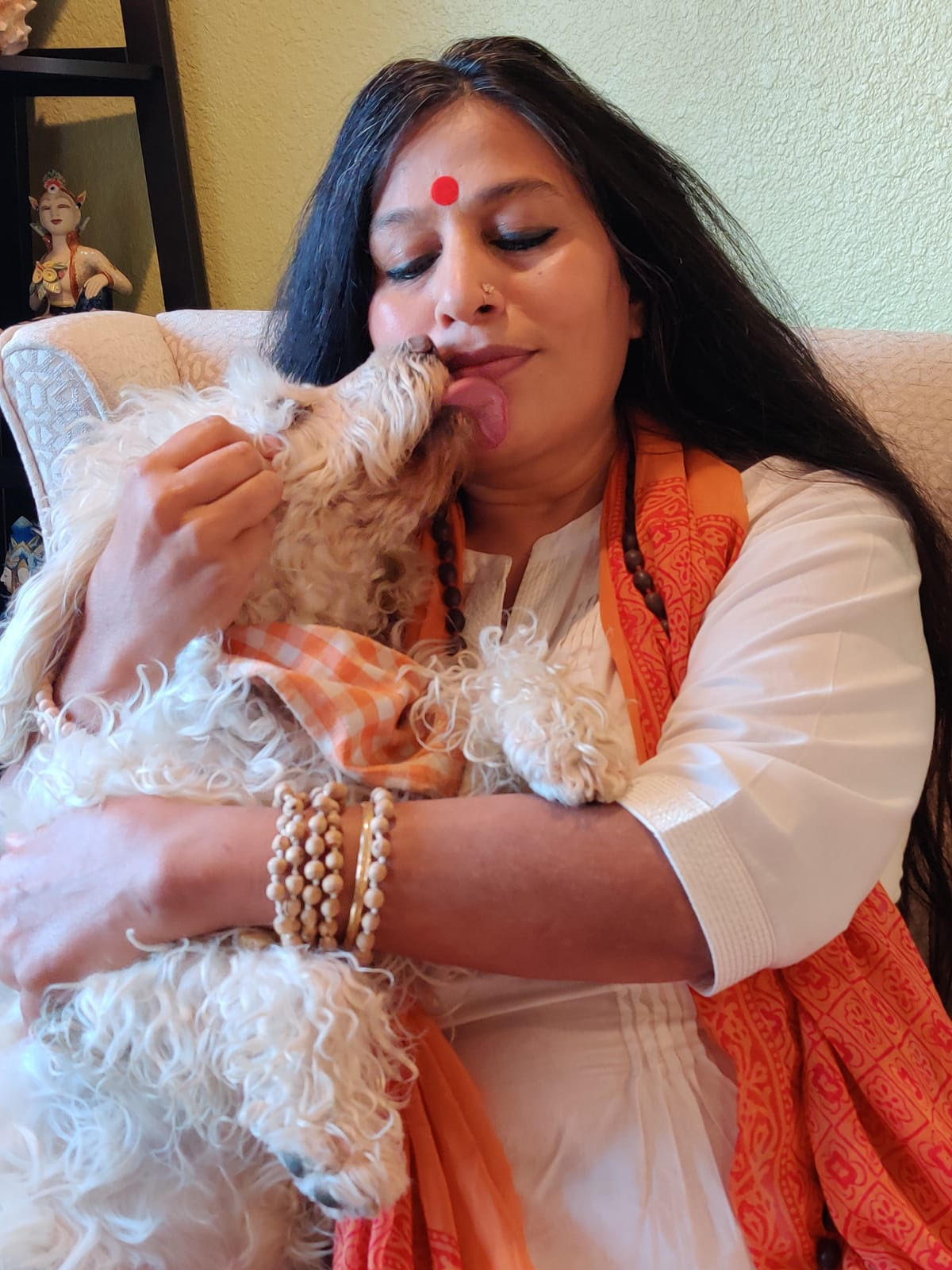 Acharya-Shunya-with-her-pet-and-writing-companion-Noddy